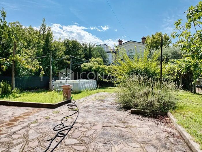 Appartamento quadrilocale in vendita in Via Gardesane, Verona