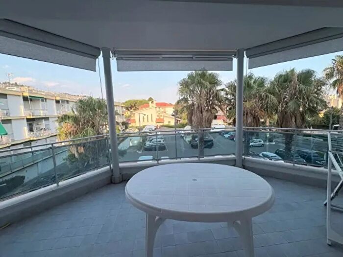 Appartamento trilocale in vendita in Bordighera