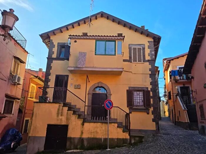 Appartamento trilocale in vendita in Piazza Giuseppe Garibaldi, Rocca Priora