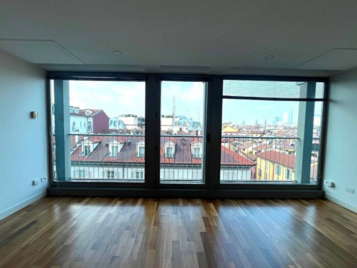 Casa trilocale in affitto in Via Arco, Cadorna Castello, Milano