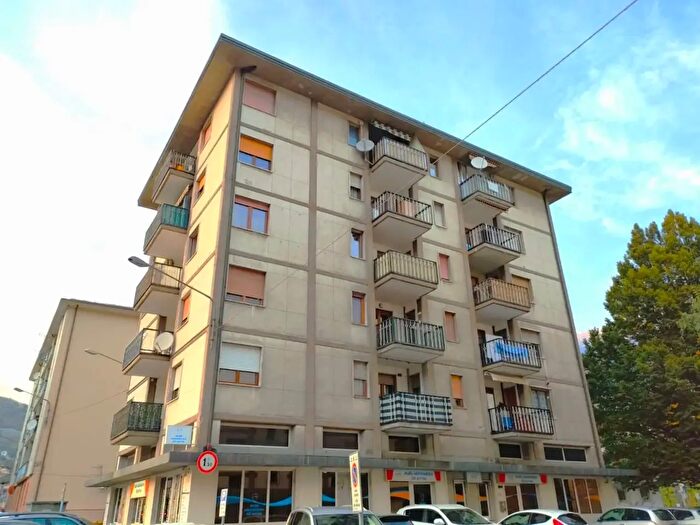 Appartamento con 7 locali in vendita in Aosta