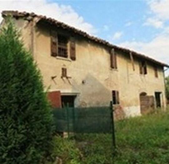 Casa con 6 locali in vendita in Albinea