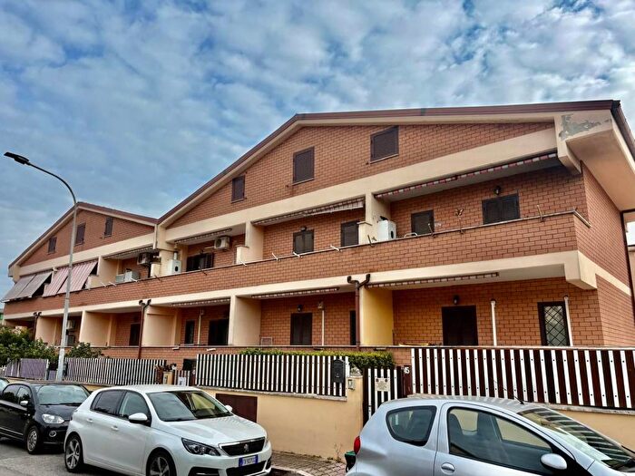 Casa bilocale in affitto in Via delle Ginestre, Collefiorito, Guidonia Montecelio