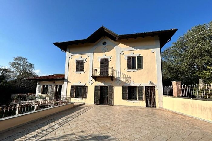 Casa in vendita in Via SantUlderico Ivrea To, Ivrea