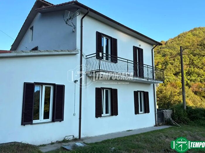 Casa con 10 locali in vendita in Via Provinciale, Licciana Nardi