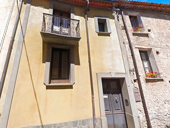 Casa con 6 locali in vendita in Via Roma, San Giovanni A Piro