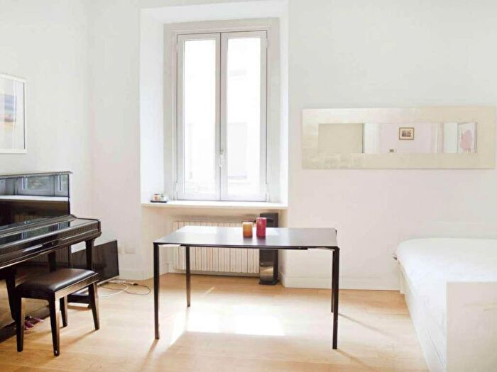 Appartamento bilocale in affitto in via Roberto Lepetit, Centrale, Milano