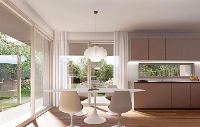 Casa quadrilocale in vendita in Via Boggio, Vertemate Con Minoprio