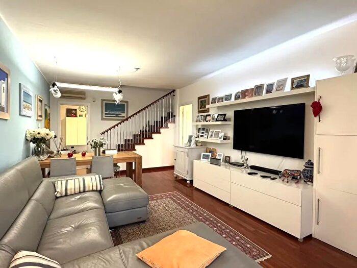 Casa con 5 locali in vendita in Via Roma, Casier