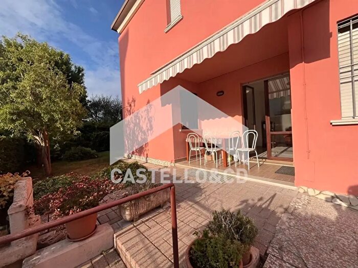 Appartamento trilocale in vendita in Via Montesuello, Desenzano Del Garda