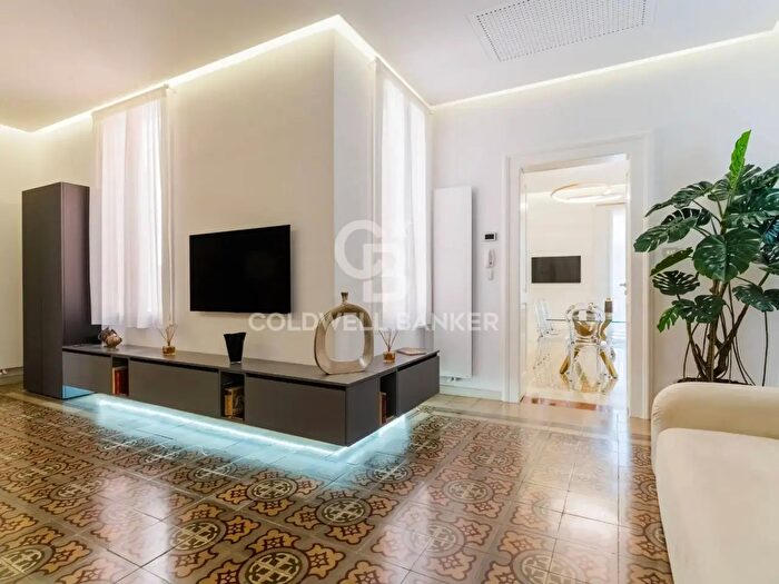 Appartamento con 6 locali in vendita in Via Liborio Romano, Lecce