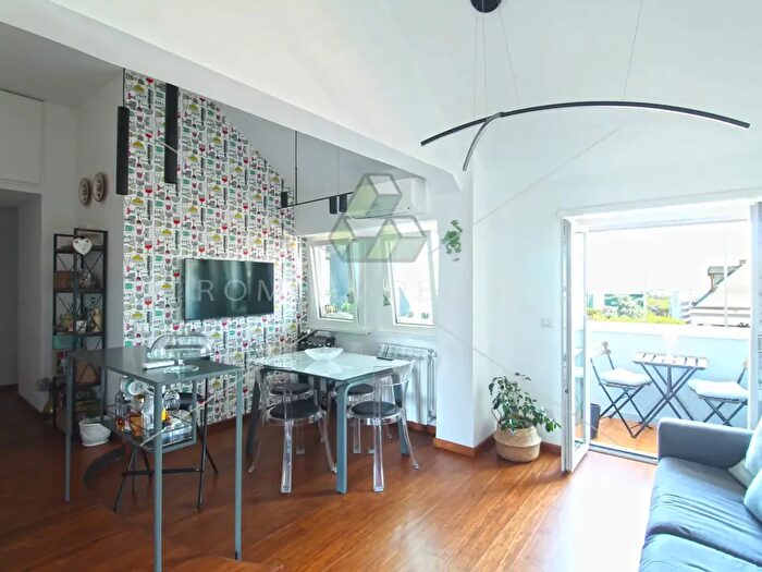 Appartamento bilocale in vendita in Via Luigi Lilio, Roma