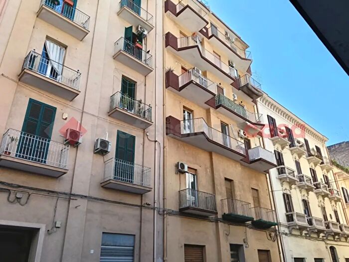 Appartamento trilocale in vendita in Via Temenide, Taranto