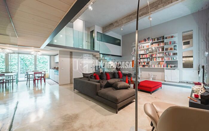 Appartamento trilocale in vendita in Milano