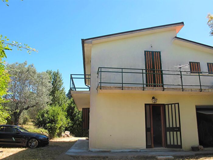 Casa quadrilocale in vendita in Via SantElena, Fara In Sabina