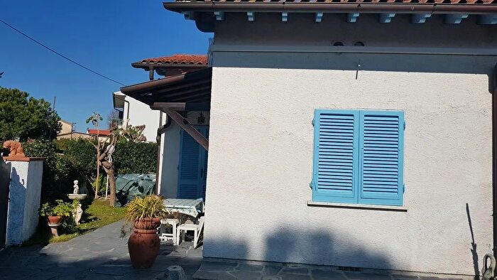 Casa trilocale in affitto in Via Ammiraglio Morin a, Forte Dei Marmi