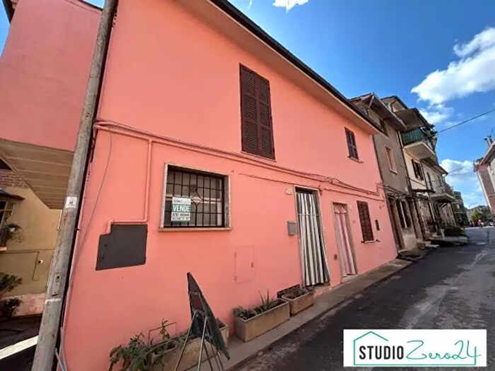 Appartamento quadrilocale in vendita in Via Cesare Battisti, Vasanello
