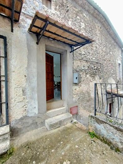 Casa bilocale in vendita in Via Roma Colle San Magno, Colle San Magno