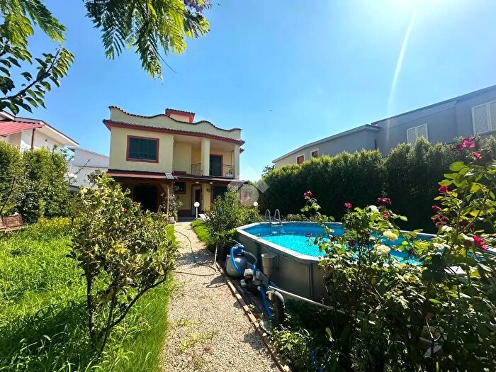 Casa con 5 locali in vendita in Via Scarlatti, Castel Volturno