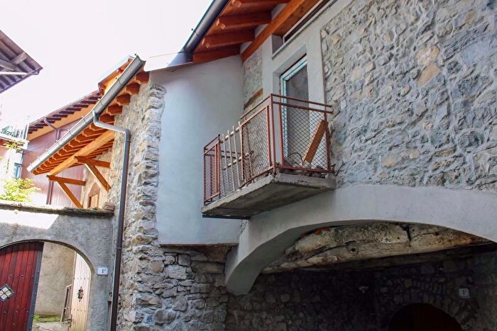 Casa in vendita in Via De Aglio, Alta Valle Intelvi