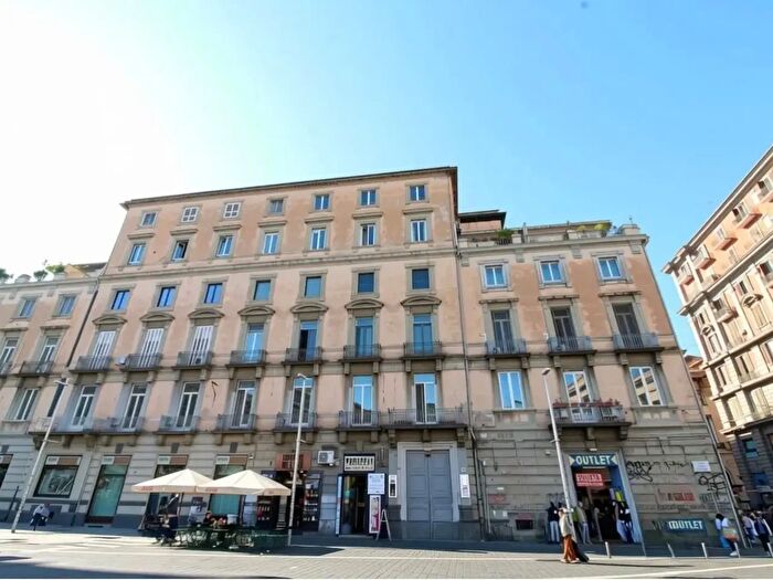 Appartamento quadrilocale in vendita in Piazza Giuseppe Garibaldi, Napoli