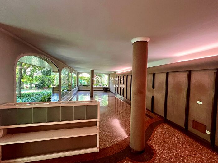 Appartamento con 6 locali in vendita in Modena