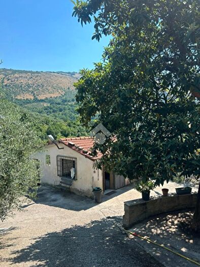 Casa quadrilocale in vendita in Località Selva, Olevano Romano