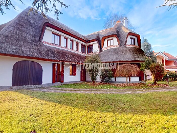 Casa con 15 locali in vendita in Via Susa Pinerolo, Bruino