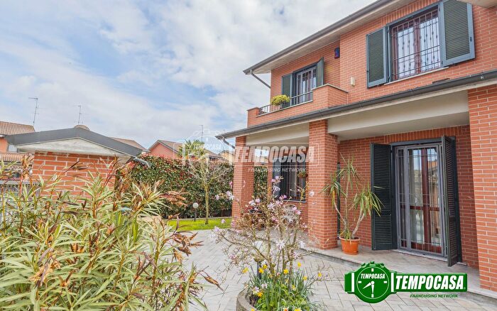 Casa quadrilocale in vendita in Via degli Artigiani, Cura Carpignano