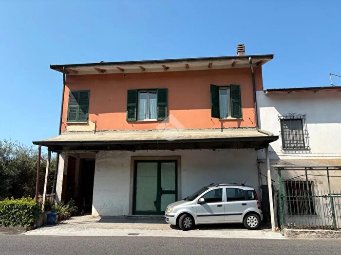 Appartamento con 5 locali in vendita in Via Nerino Garbuio, Montignoso