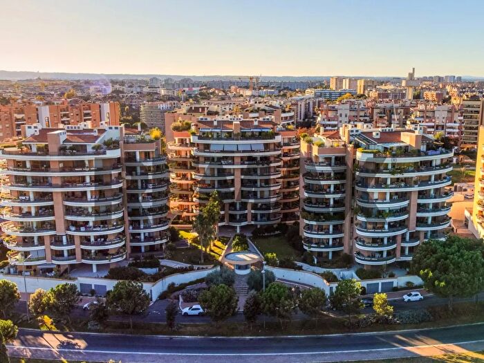 Appartamento con 9 locali in vendita in Via Dario Niccodemi Snc, Roma