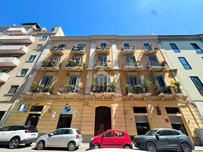 Appartamento con 8 locali in vendita in Via Giovanni Amendola, Bari