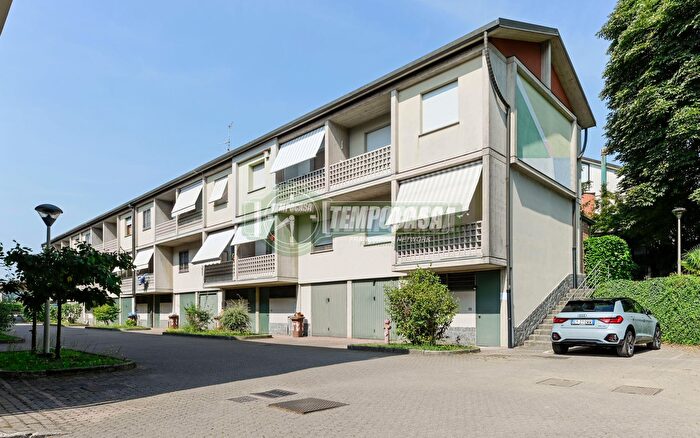 Appartamento trilocale in vendita in Via Fornace, Carnate