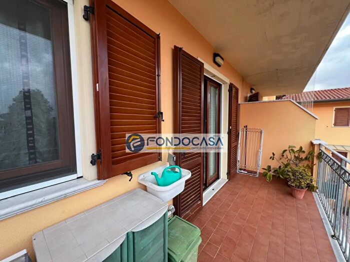 Appartamento con 6 locali in vendita in Via Martin Ferraro, Massa