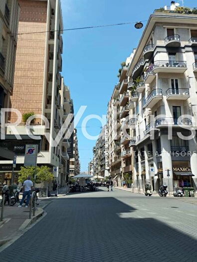 Appartamento con 5 locali in vendita in Bari