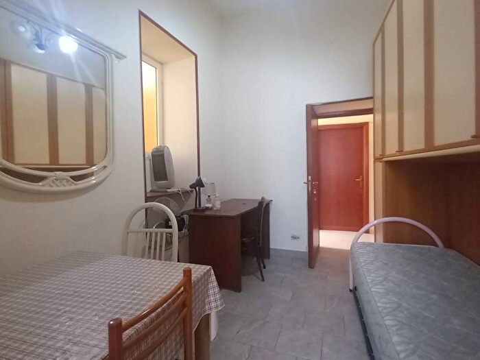 Appartamento monolocale in affitto in Piazza Luigi Miraglia, Centro Storico, Napoli