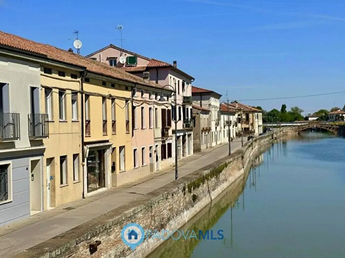 Casa con 5 locali in vendita in Via Terme, Battaglia Terme