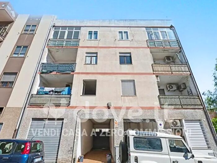 Appartamento con 5 locali in vendita in Via Montevecchio, Cagliari