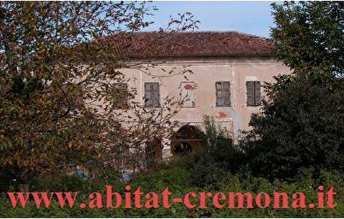 Casa quadrilocale in vendita in Via Don Carlo Bello, Cremona