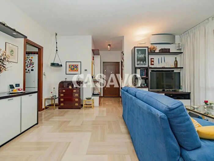 Appartamento quadrilocale in vendita in Via Privata Parenzo, Milano