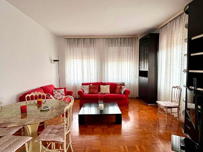 Appartamento trilocale in affitto in Via Pellegrino Rossi, Affori, Milano