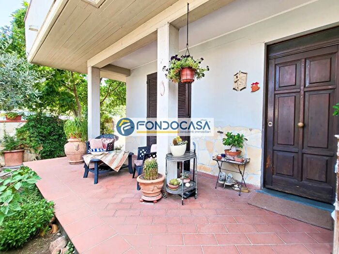 Casa con 8 locali in vendita in Via Luigi Illica, Viareggio