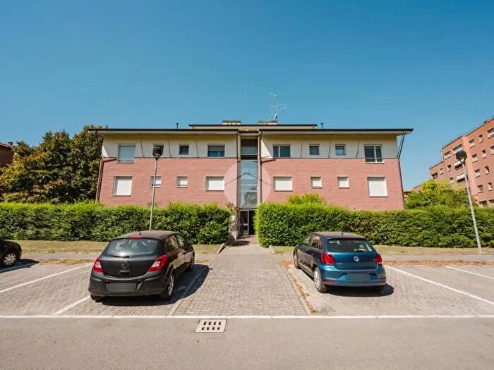 Appartamento quadrilocale in vendita in Via del Triumvirato, Bologna