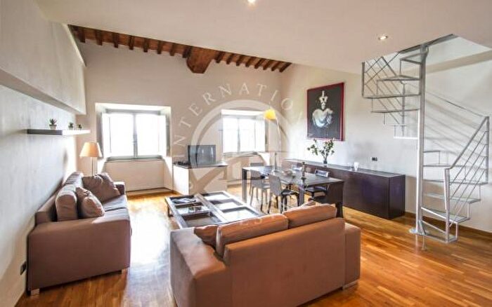 Appartamento con 5 locali in vendita in Lucca