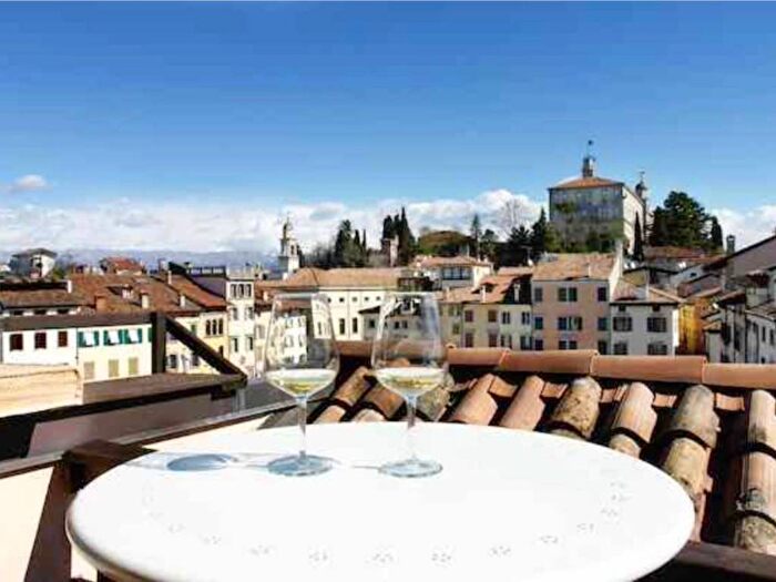 Appartamento quadrilocale in affitto in Piazza Giacomo Matteotti, Centro Storico, Udine