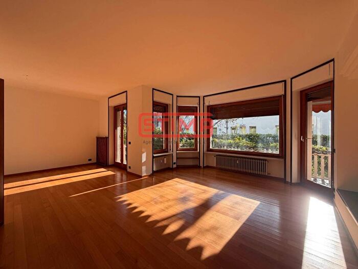 Appartamento con 6 locali in affitto in Viale Luzzatti, Treviso