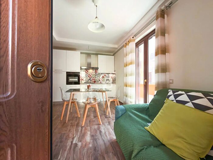 Appartamento trilocale in vendita in Via del Caio, Marta