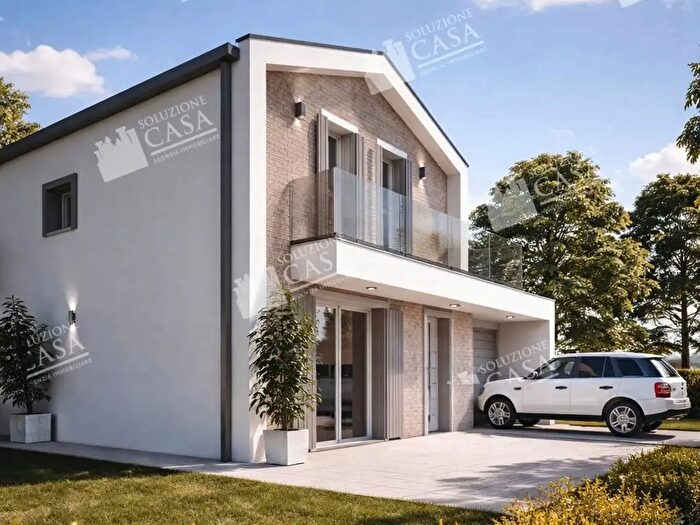 Casa con 5 locali in vendita in San Pietro In Casale