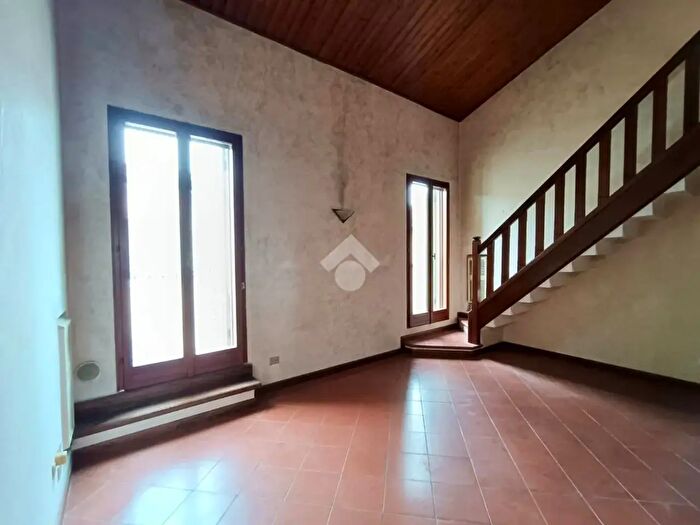 Appartamento trilocale in vendita in Via Salnitro, Mantova