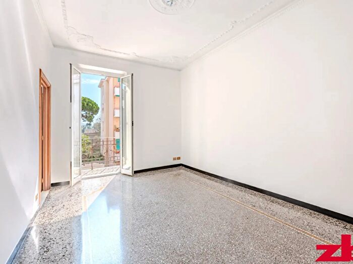 Appartamento con 6 locali in vendita in Via Cesare Battisti, Genova
